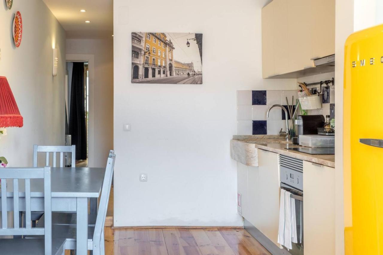 Charming Apartments In The Heart Of Lisbon Luaran gambar