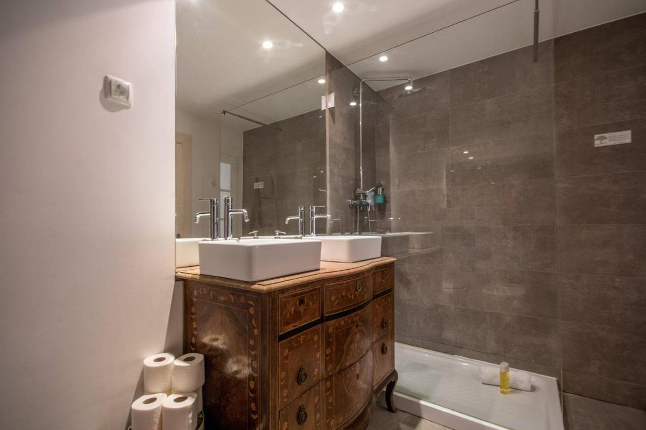 Charming Apartments In The Heart Of Lisbon Luaran gambar